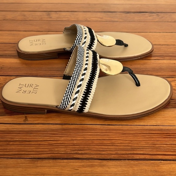 Naturalizer Frankie Black and Cream Woven Thong Sandals w/Gold Embellishment - Picture 2 of 9